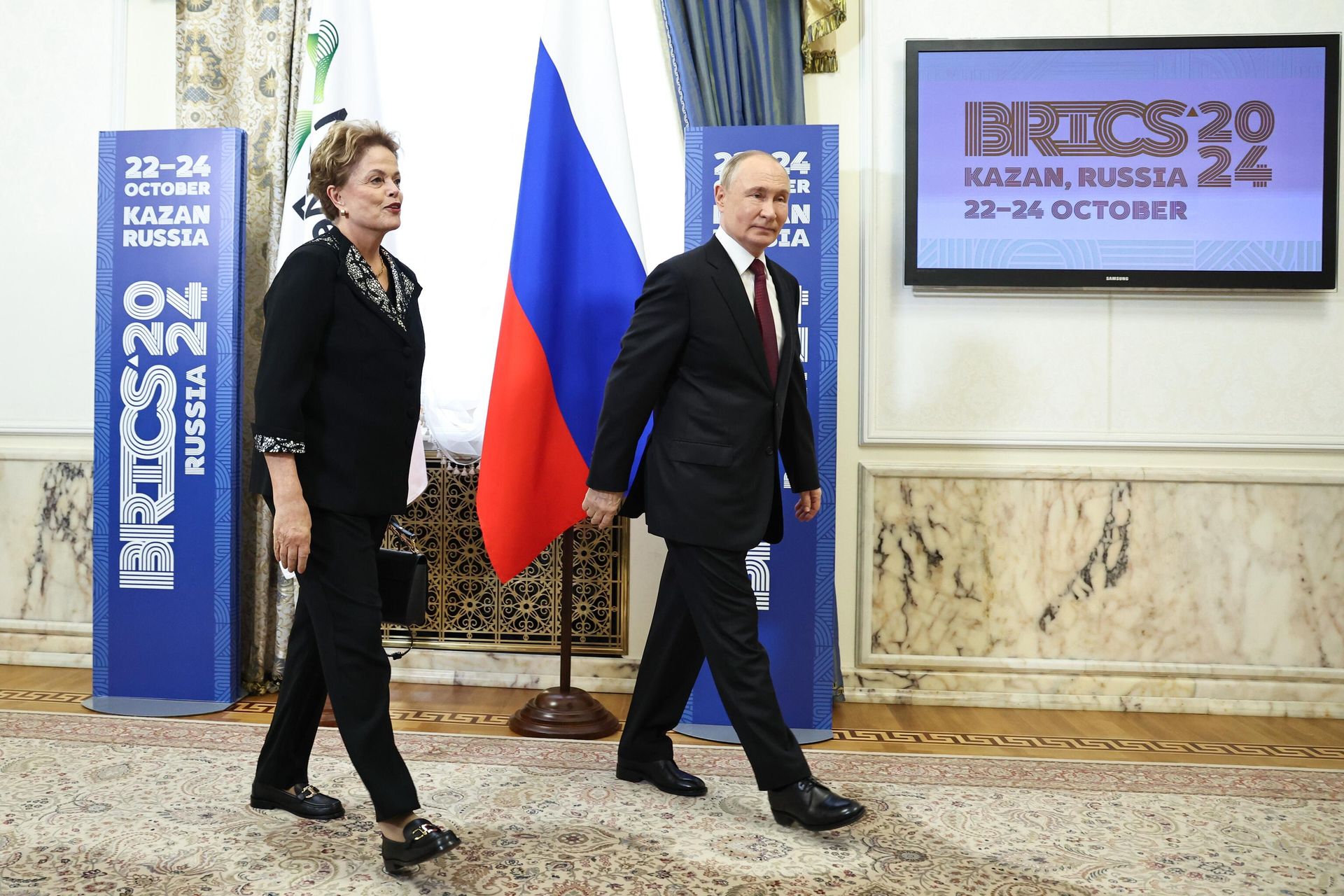 Президент РФ Владимир Путин и президент Нового банка развития БРИКС Дилма Руссефф во время встречи в рамках XVI саммита БРИКС в Казани Президент РФ Владимир Путин и президент Нового банка развития БРИКС Дилма Руссефф во время встречи в рамках XVI саммита БРИКС в Казани - РИА Новости, 1920, 22.10.2024