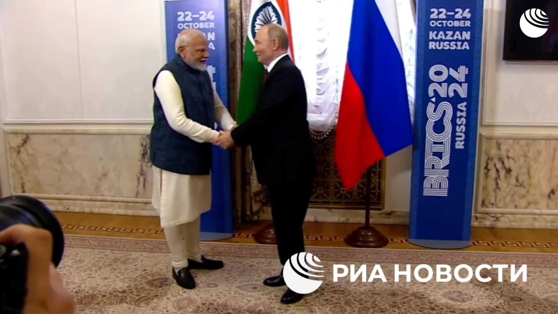 Путин на встрече с премьер-министром Индии Моди Путин на встрече с премьер-министром Индии Моди - РИА Новости, 1920, 23.10.2024