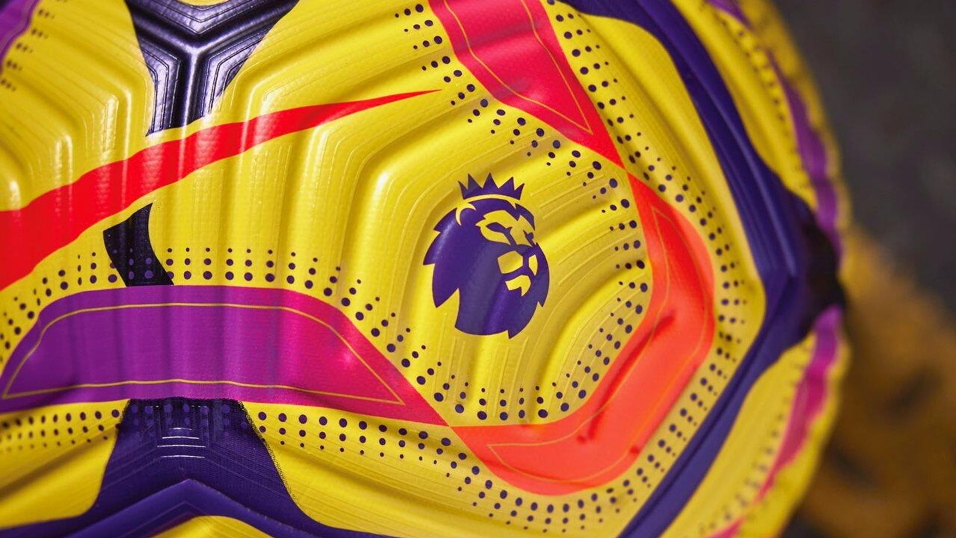 Официальный мяч АПЛ Официальный мяч АПЛ - РИА Новости, 1920, 25.10.2025