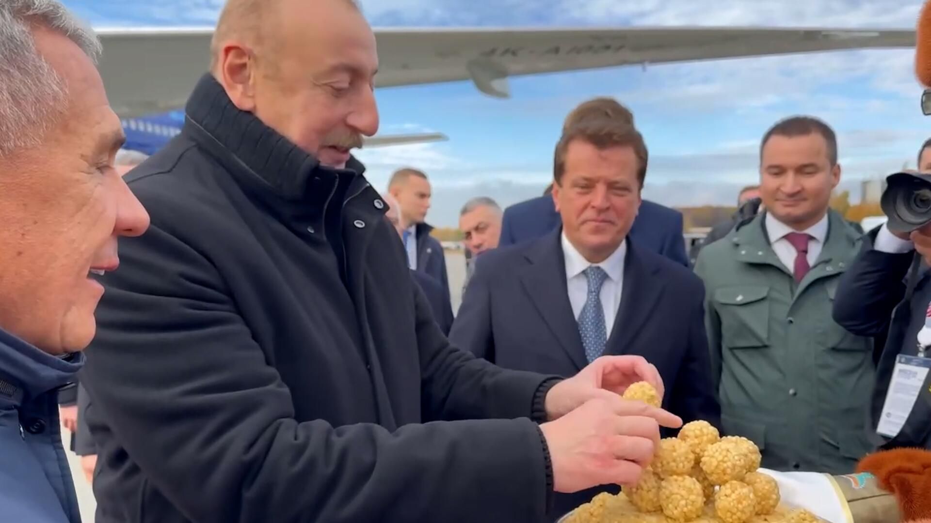 Прибытие президента Азербайджана для участия в саммите БРИКС Прибытие президента Азербайджана для участия в саммите БРИКС - РИА Новости, 1920, 23.10.2024