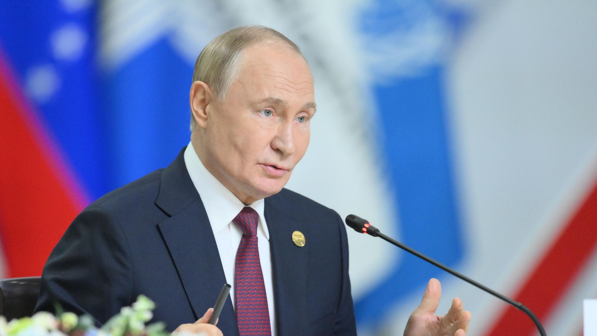Президент РФ Владимир Путин на заседании глав делегаций стран БРИКС в расширенном составе в рамках XVI саммита БРИКС в Казани Президент РФ Владимир Путин на заседании глав делегаций стран БРИКС в расширенном составе в рамках XVI саммита БРИКС в Казани - РИА Новости, 1920, 23.10.2024