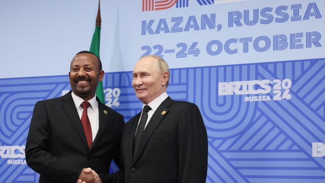 XVI саммит БРИКС. Встреча президента РФ В. Путина с премьер-министром Эфиопии А. А. Али