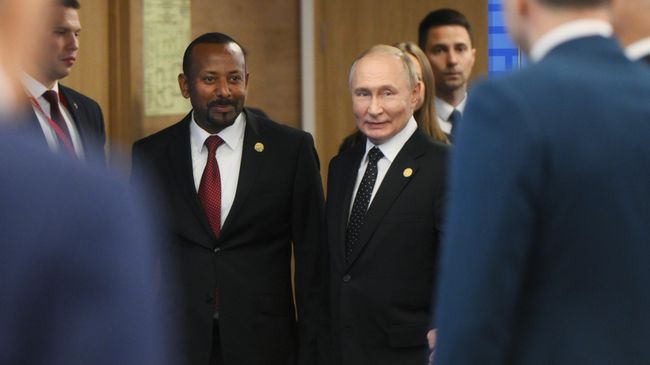 XVI саммит БРИКС. Встреча президента России Владимира Путина с премьер-министром Эфиопии Абием Ахмедом