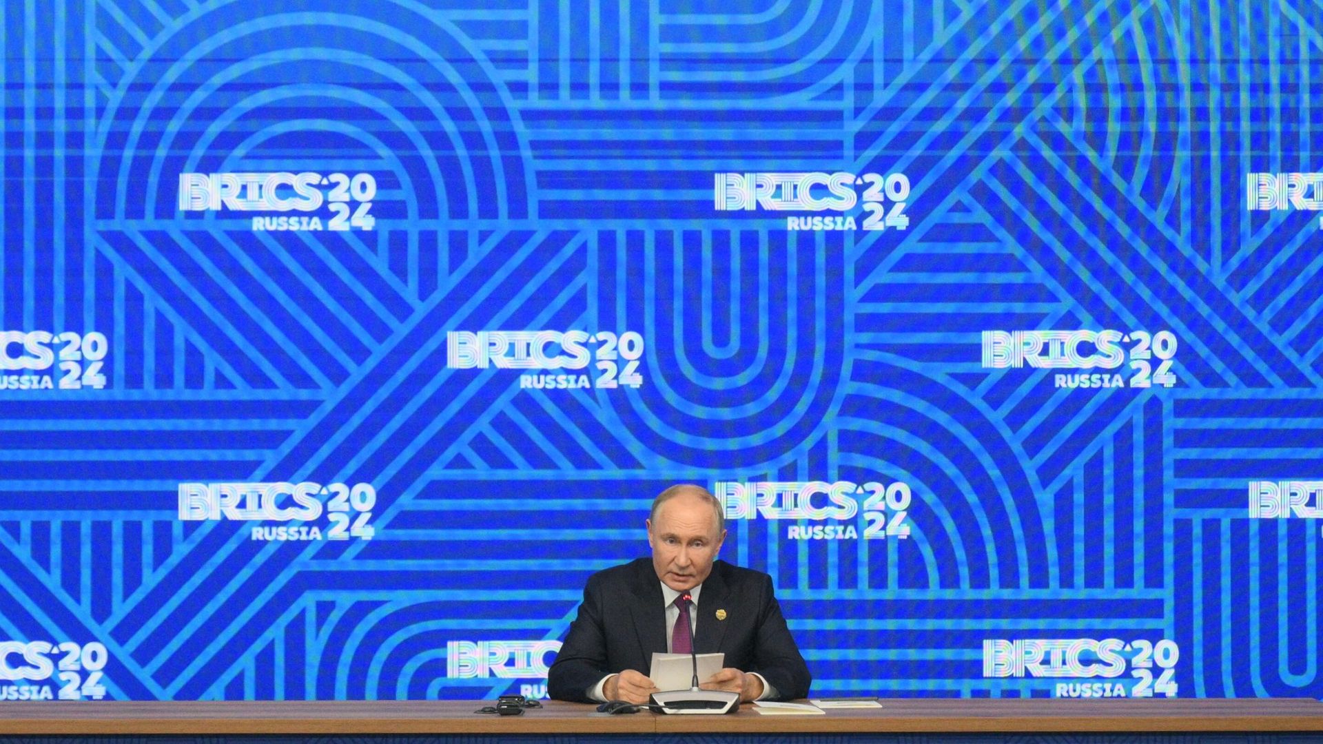 Владимир Путин на пресс-конференции в рамках XVI саммита БРИКС в Казани Владимир Путин на пресс-конференции в рамках XVI саммита БРИКС в Казани - РИА Новости, 1920, 24.10.2024