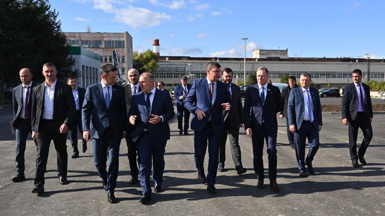 Глава Республики Адыгея Мурат Кумпилов рассказал сенаторам о развитии бережливого производства в регионе Глава Республики Адыгея Мурат Кумпилов рассказал сенаторам о развитии бережливого производства в регионе - РИА Новости, 1920, 24.10.2024
