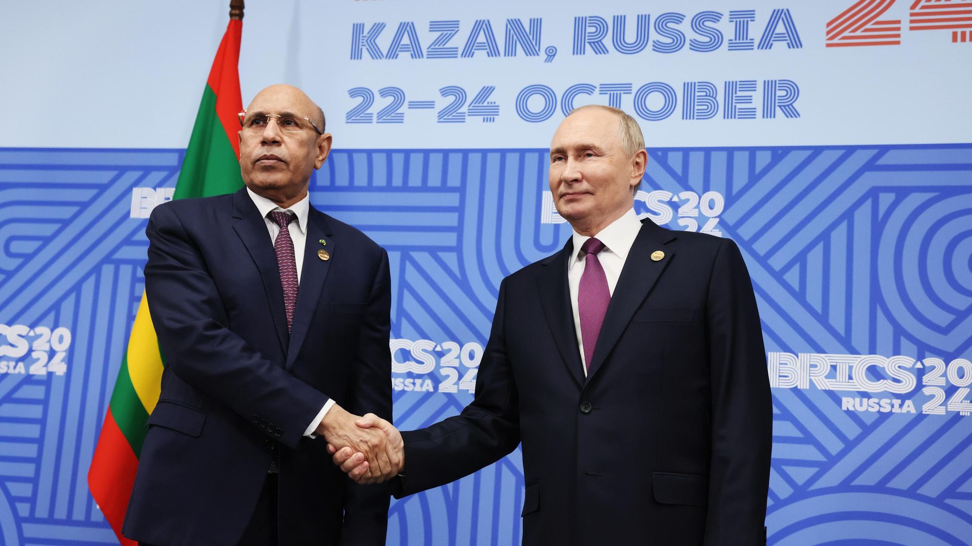 Владимир Путин и президент Мавритании Мухаммед ульд аш-Шейх аль-Газуани во время встречи в рамках XVI саммита БРИКС в Казани Владимир Путин и президент Мавритании Мухаммед ульд аш-Шейх аль-Газуани во время встречи в рамках XVI саммита БРИКС в Казани - РИА Новости, 1920, 24.10.2024