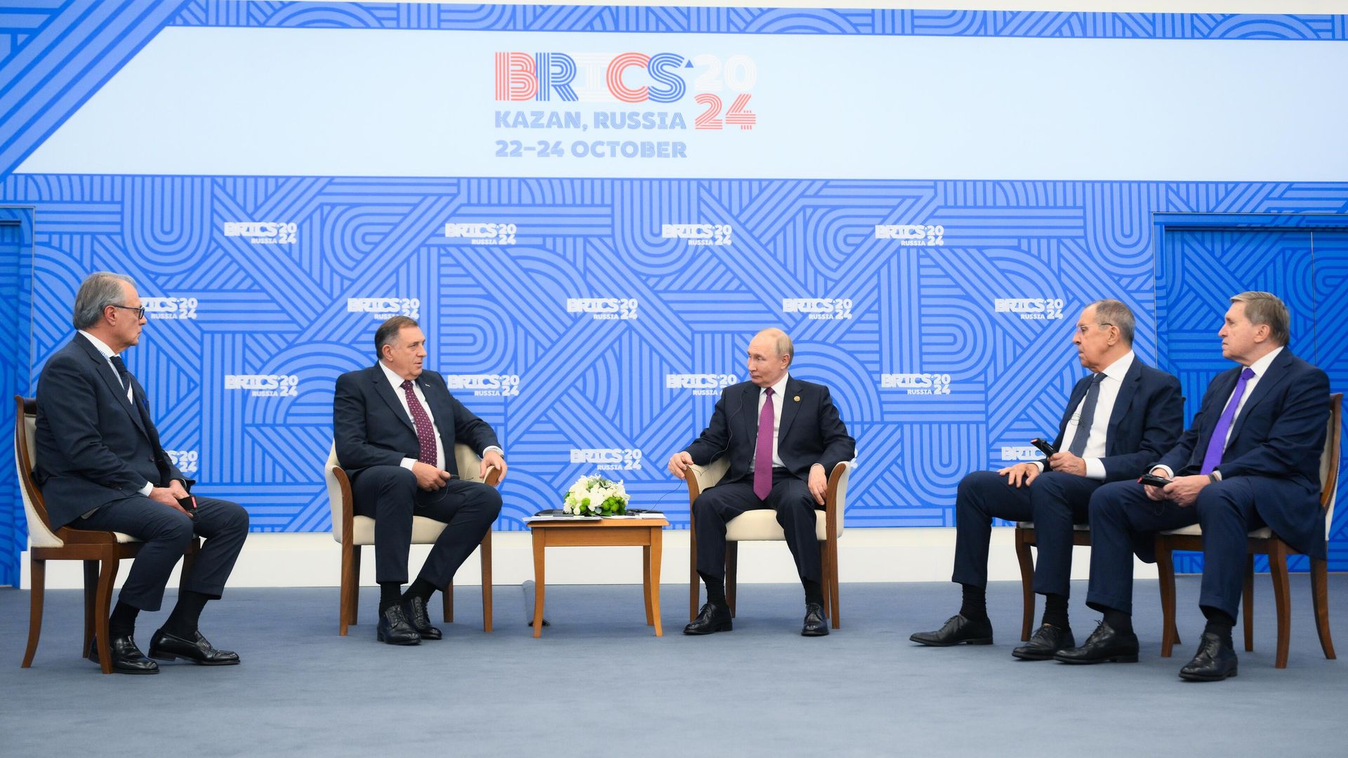 XVI саммит БРИКС. Встреча президента РФ Владимира Путина с президентом Республики Сербской Милорадом Додиком XVI саммит БРИКС. Встреча президента РФ Владимира Путина с президентом Республики Сербской Милорадом Додиком - РИА Новости, 1920, 25.10.2024
