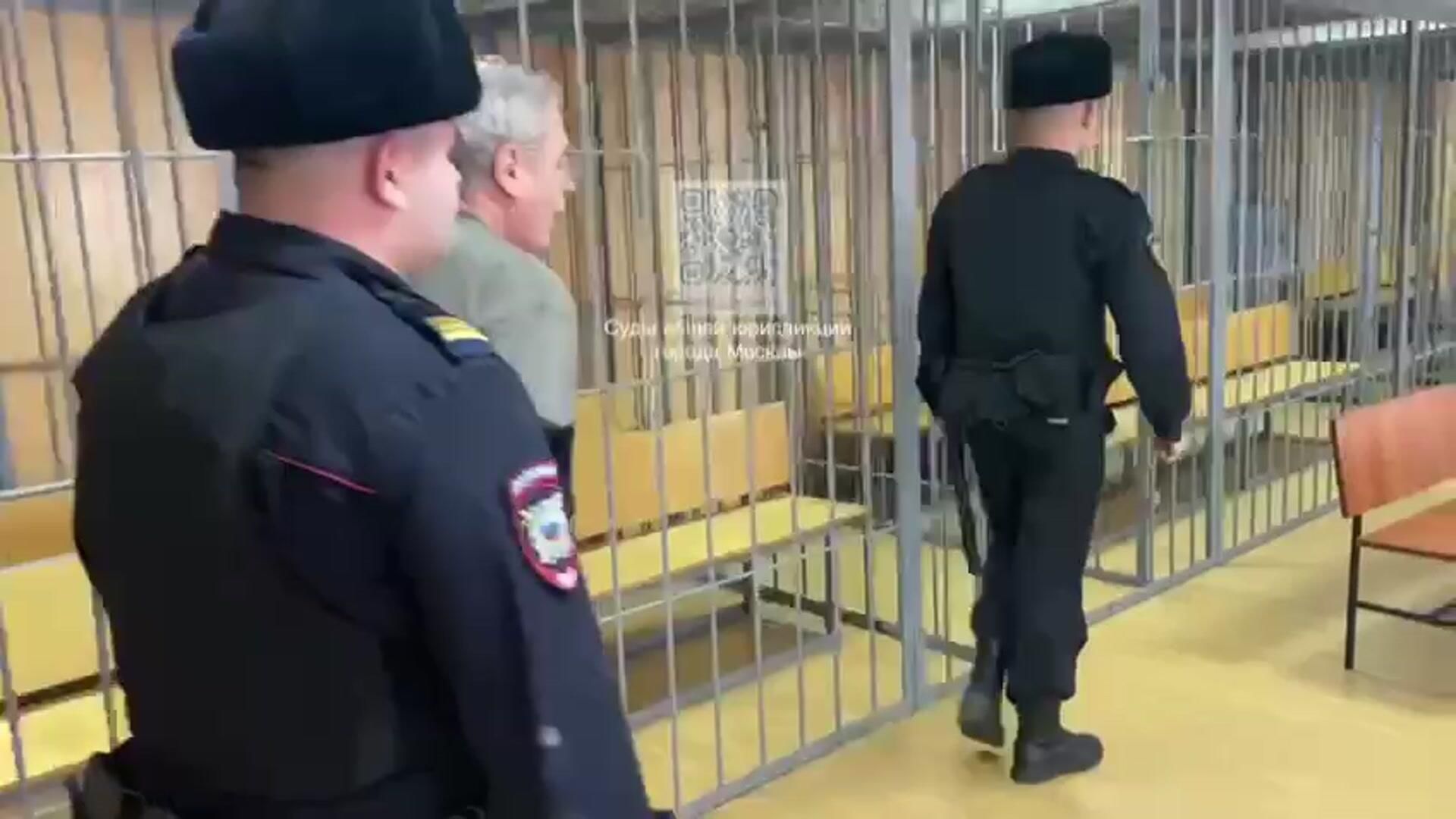 Экс-замминистра энергетики Анатолий Яновский в зале суда Экс-замминистра энергетики Анатолий Яновский в зале суда - РИА Новости, 1920, 25.10.2024