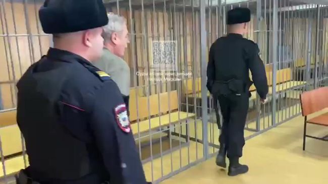 Экс-замминистра энергетики Анатолий Яновский в зале суда Экс-замминистра энергетики Анатолий Яновский в зале суда