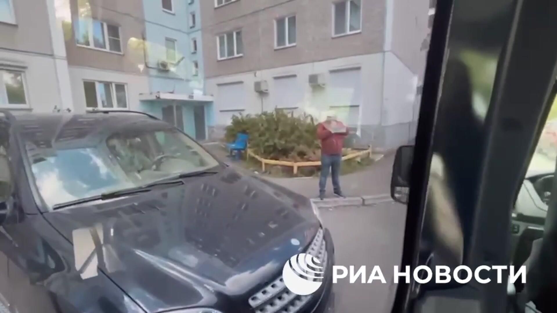 Изъятие незаконного оружия у подпольных торговцев. Видео ФСБ Изъятие незаконного оружия у подпольных торговцев. Видео ФСБ - РИА Новости, 1920, 28.10.2024