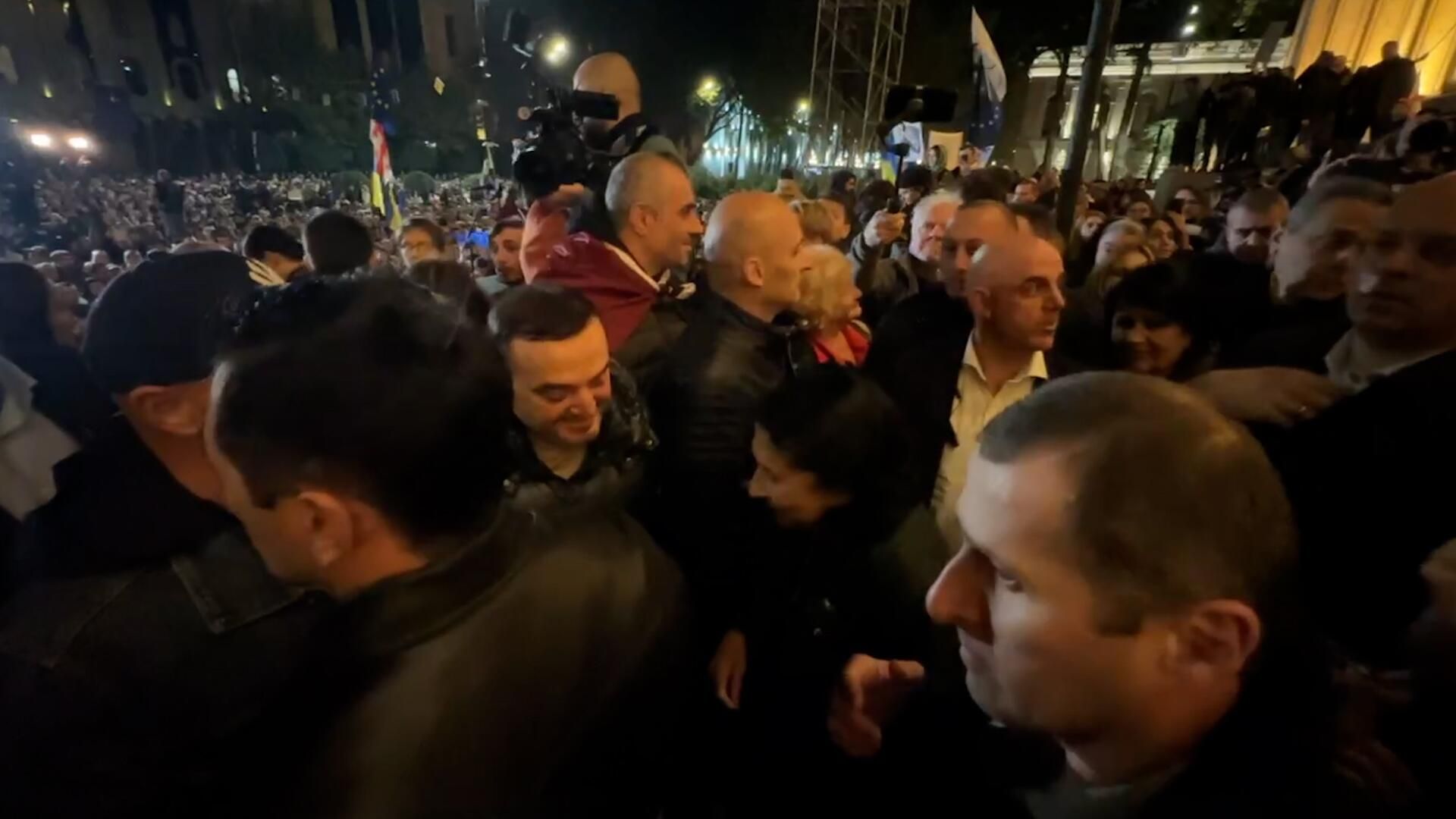 Президент Грузии на митинге у здания парламента в Тбилиси Президент Грузии на митинге у здания парламента в Тбилиси - РИА Новости, 1920, 28.10.2024