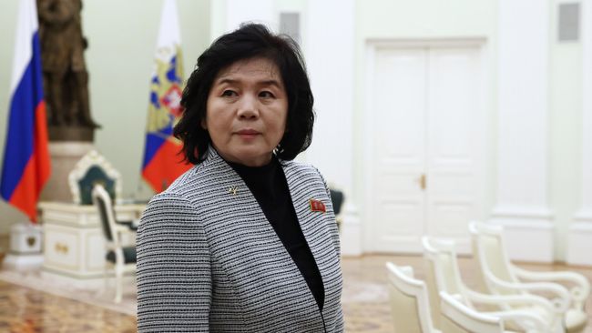 Министр иностранных дел КНДР Цой Сон Хи Министр иностранных дел КНДР Цой Сон Хи