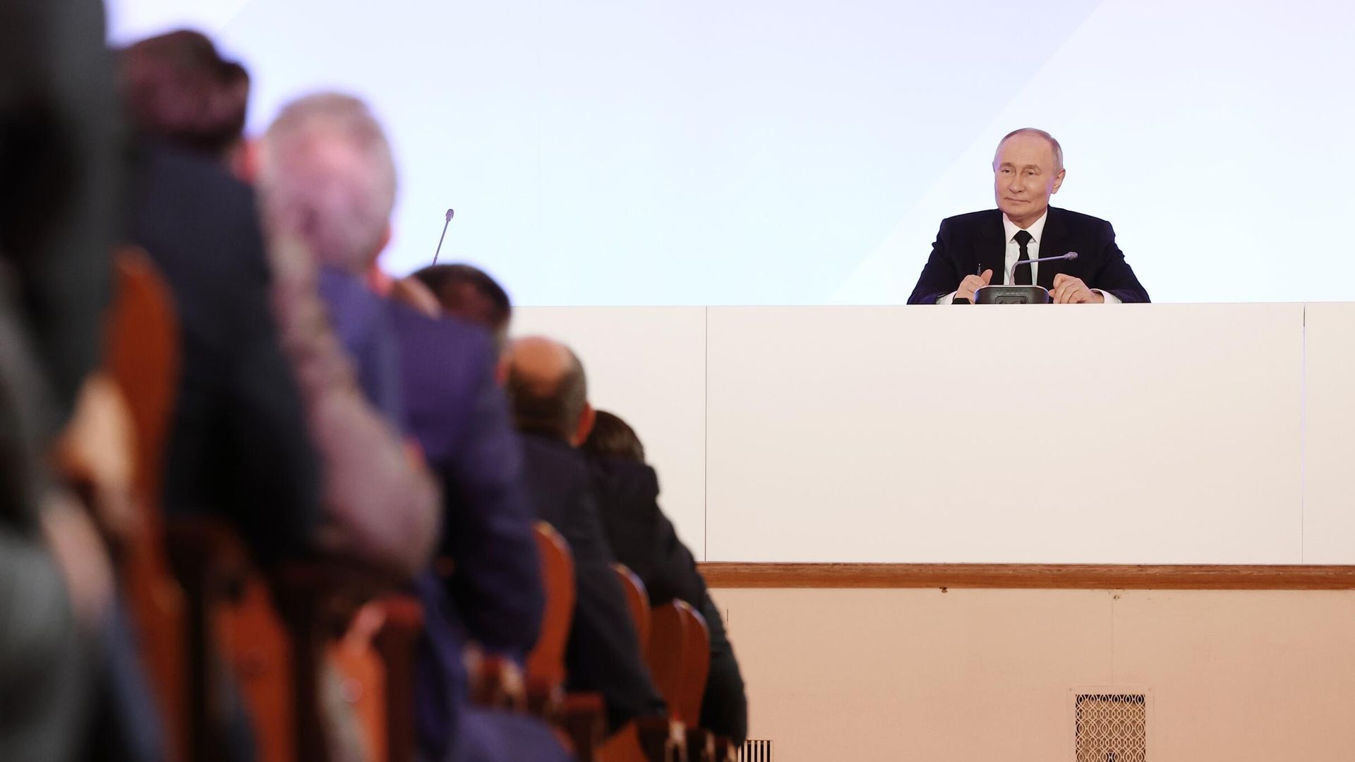 Президент РФ Владимир Путин выступает на XIII съезде Федерации независимых профсоюзов России. 29 октября 2024 Президент РФ Владимир Путин выступает на XIII съезде Федерации независимых профсоюзов России. 29 октября 2024 - РИА Новости, 1920, 29.10.2024