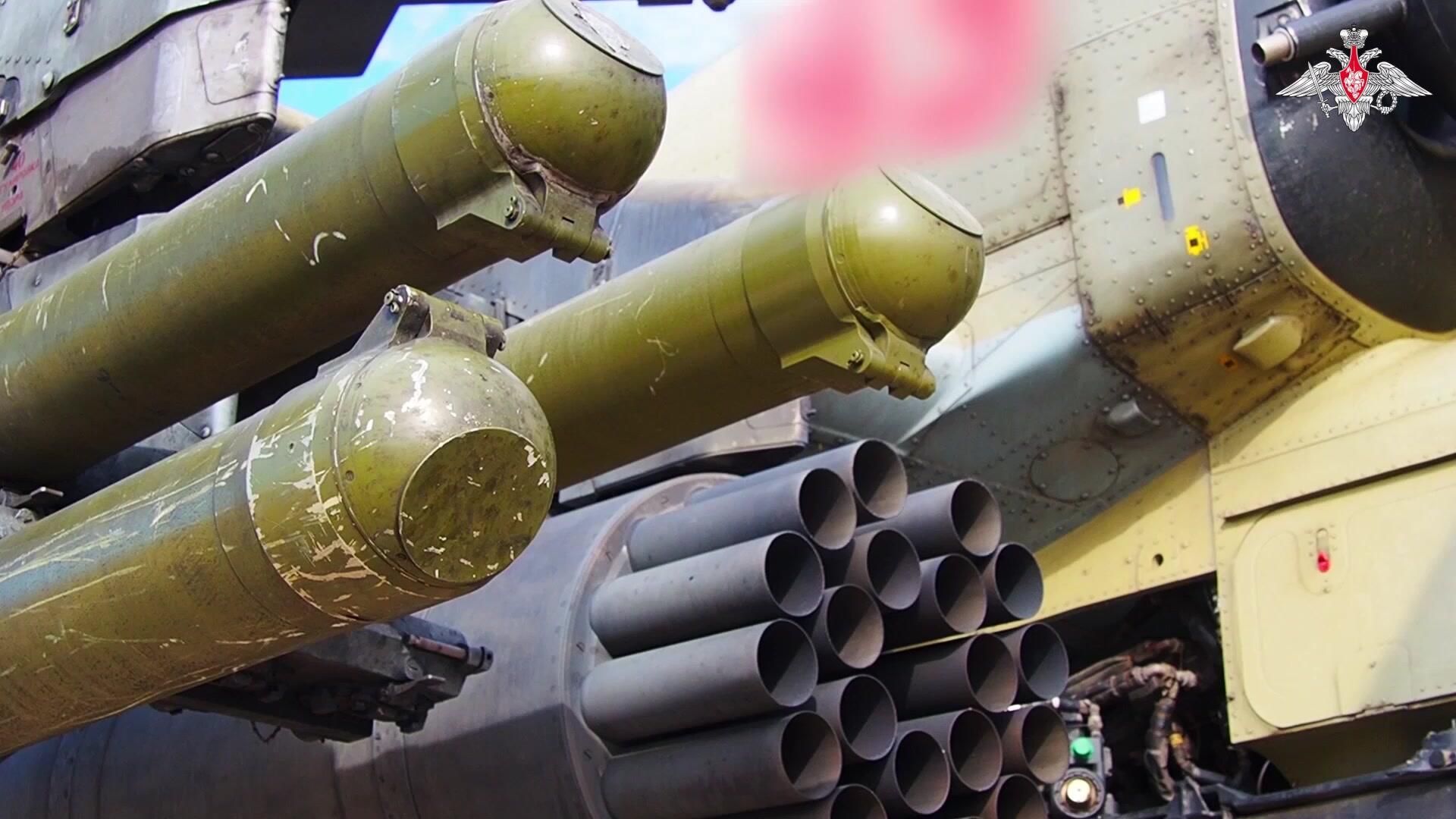 Боевая работа Ка-52 в приграничном районе Курской области Боевая работа Ка-52 в приграничном районе Курской области - РИА Новости, 1920, 30.10.2024