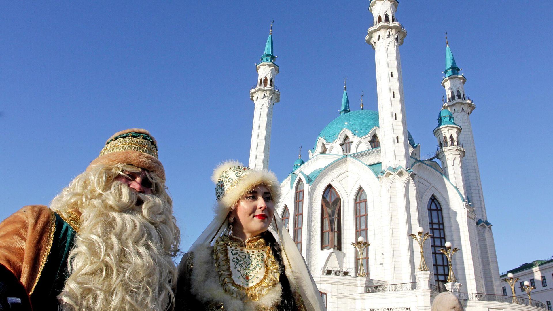 Кыш Бабай и Кар Кызы возле мечети Кул-Шариф Кыш Бабай и Кар Кызы возле мечети Кул-Шариф - РИА Новости, 1920, 02.12.2024