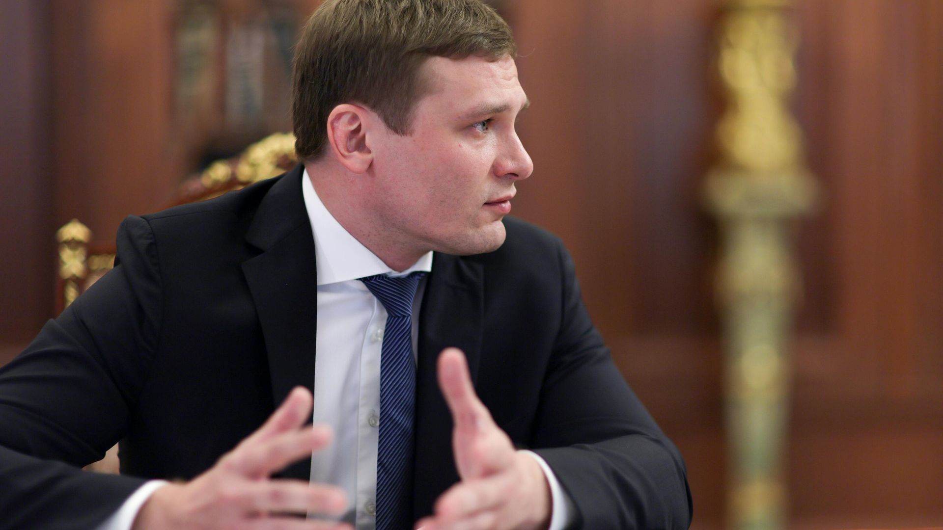 Глава Республики Хакасия Валентин Коновалов во время встречи с президентом РФ Владимиром Путиным Глава Республики Хакасия Валентин Коновалов во время встречи с президентом РФ Владимиром Путиным - РИА Новости, 1920, 01.11.2024