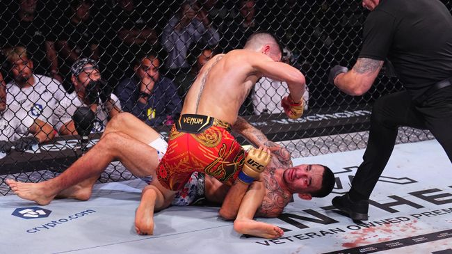 Эпизод боя Топурия - Холлоуэй на UFC 308