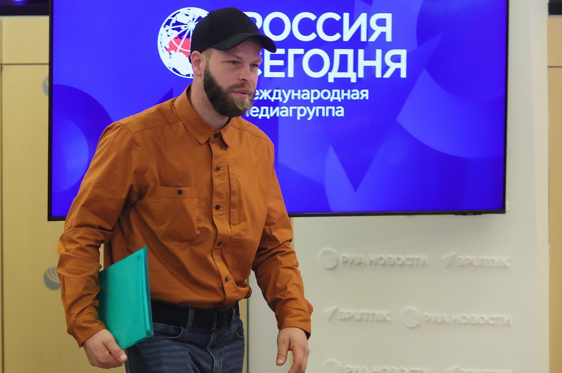 Дэниэл Мартиндейл во время пресс-конференции в Международном мультимедийном пресс-центре медиагруппы Россия сегодня в Москве Дэниэл Мартиндейл во время пресс-конференции в Международном мультимедийном пресс-центре медиагруппы Россия сегодня в Москве - РИА Новости, 1920, 02.11.2024