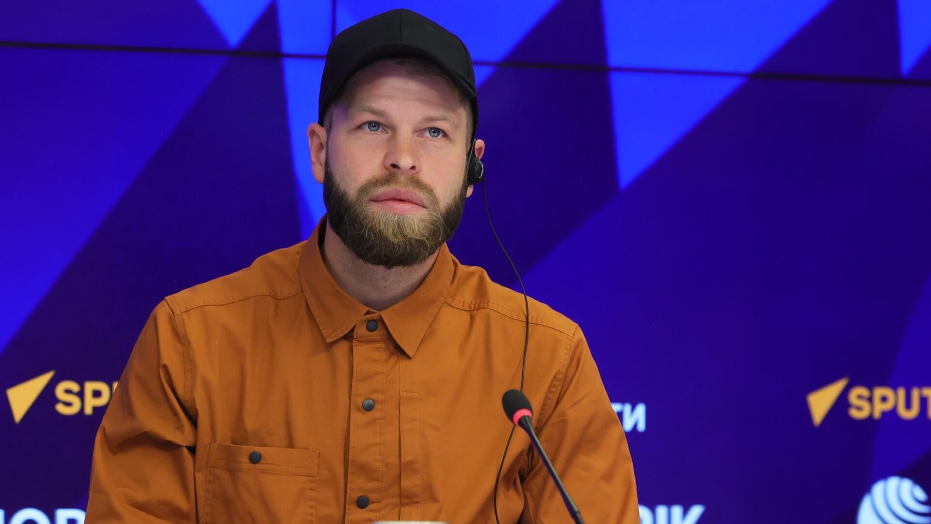 Американец Мартиндейл о желании завести семью и заняться фермерским делом в России Американец Мартиндейл о желании завести семью и заняться фермерским делом в России - РИА Новости, 1920, 02.11.2024