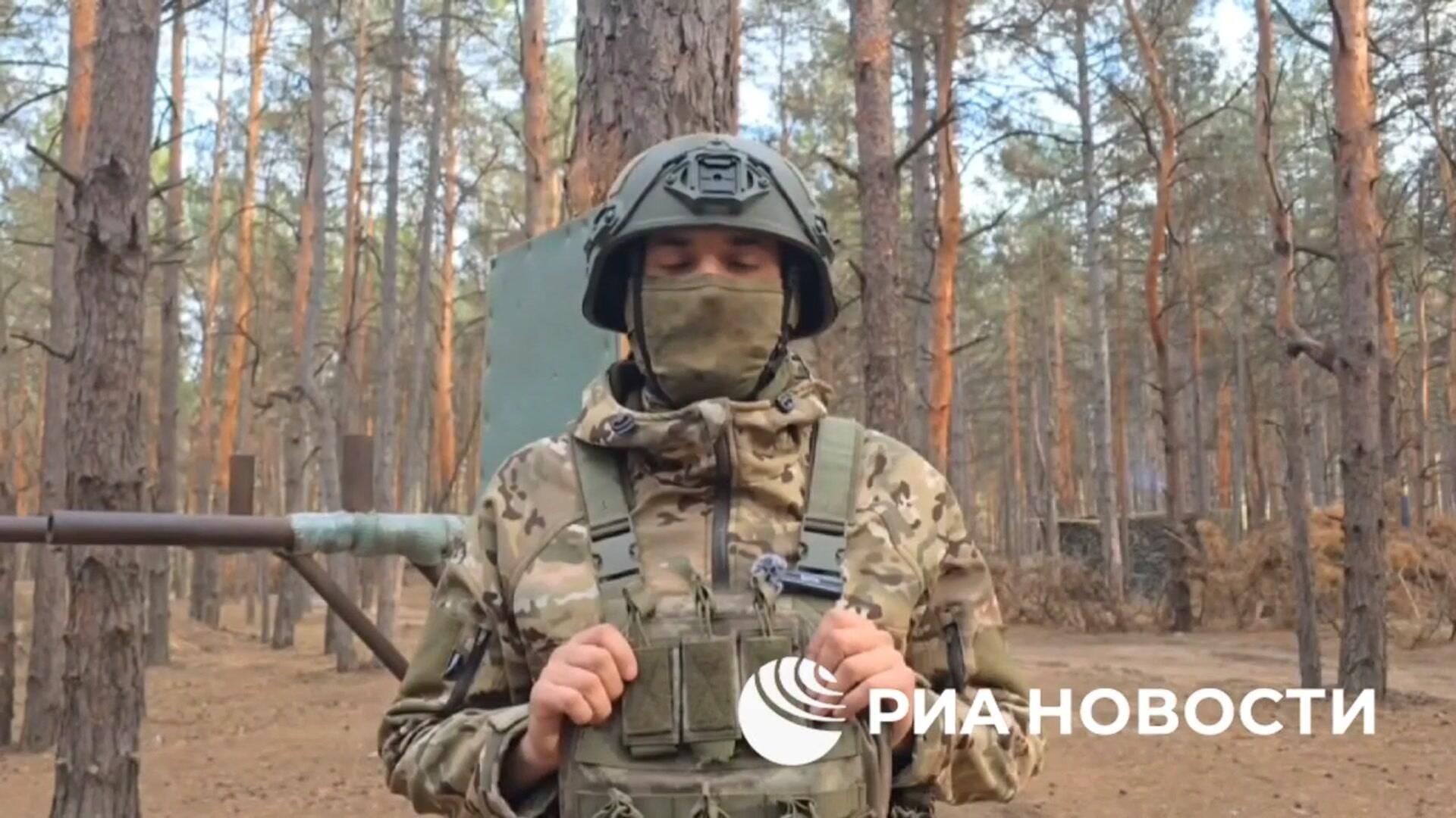 Российские военные поздравили соотечественников с Днем народного единства Российские военные поздравили соотечественников с Днем народного единства - РИА Новости, 1920, 04.11.2024