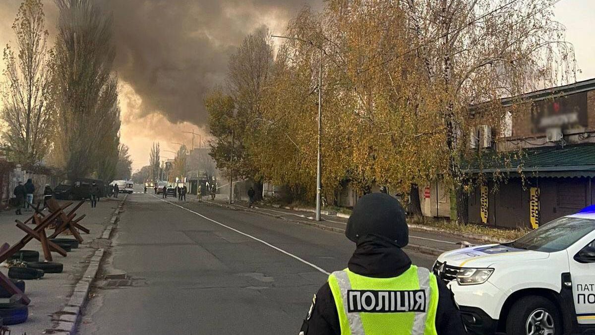 Дым на месте взрыва в Киеве, Украина - РИА Новости, 1920, 11.11.2024