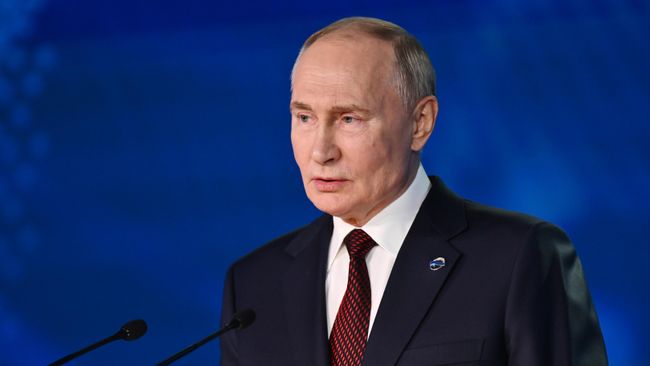 Президент России Владимир Путин на пленарной сессии XXI Ежегодного заседания Международного дискуссионного клуба Валдай 