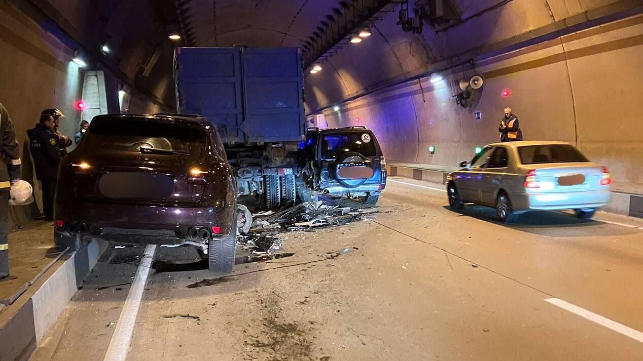 ДТП в 5-ом тоннеле Дублер Курортного проспекта в Сочи ДТП в 5-ом тоннеле Дублер Курортного проспекта в Сочи - РИА Новости, 1920, 11.11.2024