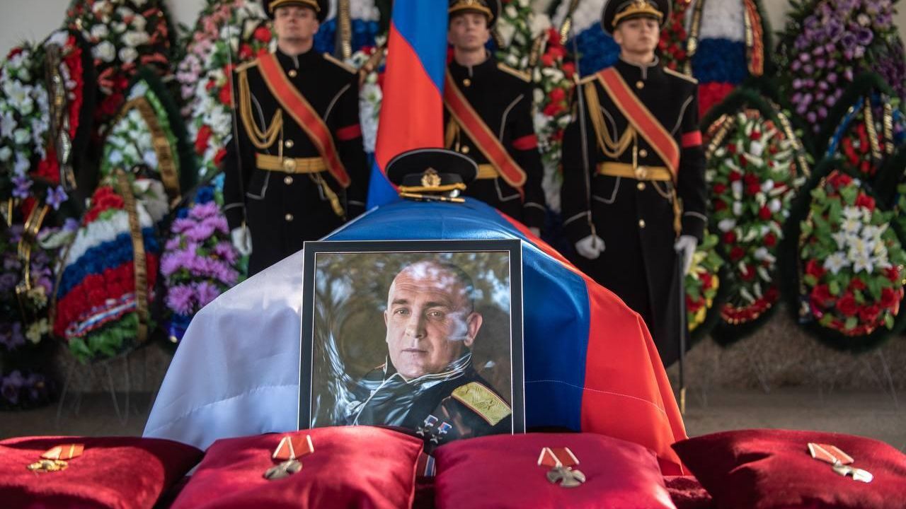 Похороны погибшего в зоне СВО генерал-майора Павла Клименко - РИА Новости, 1920, 11.11.2024