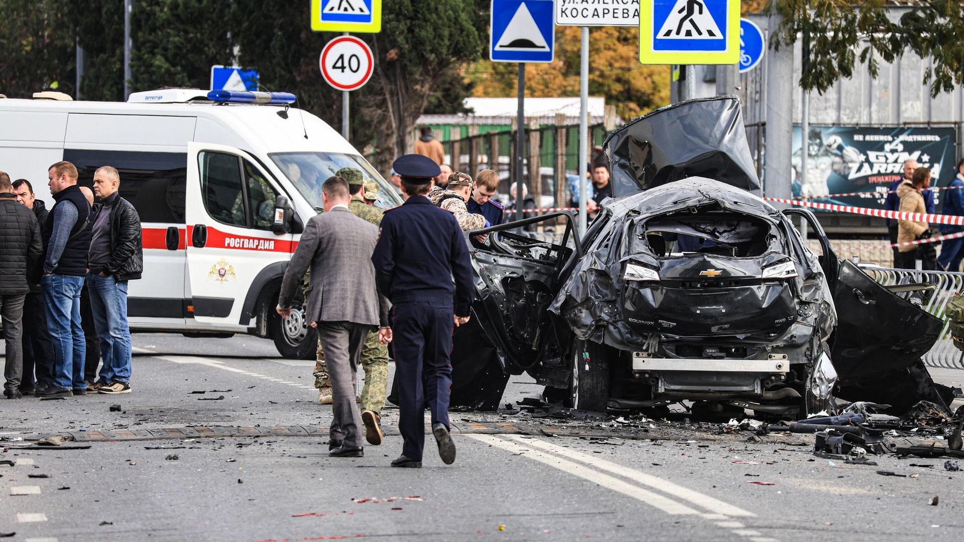 На месте взрыва автомобиля в Севастополе. 13 ноября 2024 На месте взрыва автомобиля в Севастополе. 13 ноября 2024 - РИА Новости, 1920, 13.11.2024