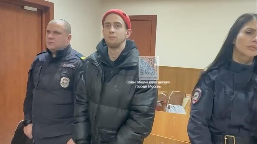 Актёр интерактивного квеста Последняя экскурсия в зале суда Актёр интерактивного квеста Последняя экскурсия в зале суда - РИА Новости, 1920, 13.11.2024