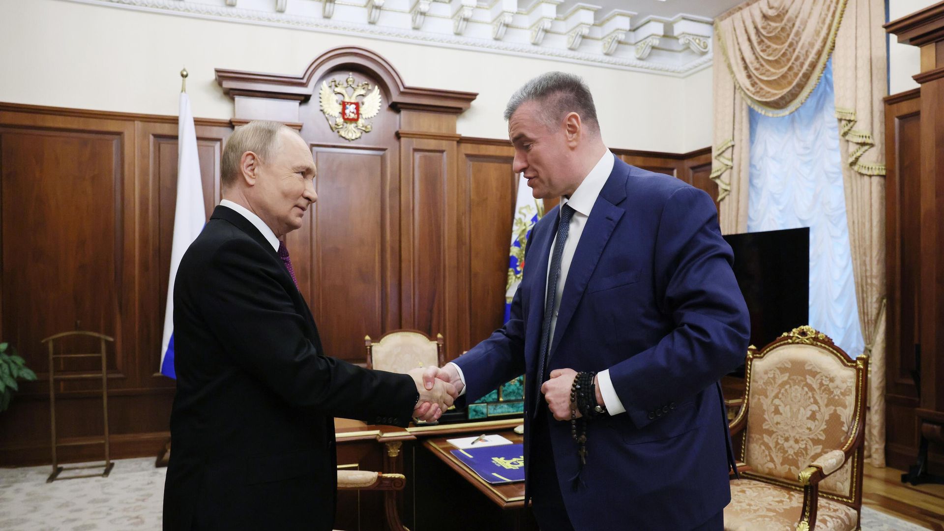 Президент РФ Владимир Путин и председатель ЛДПР, председатель комитета Государственной Думы РФ по международным делам Леонид Слуцкий во время встречи в Москве Президент РФ Владимир Путин и председатель ЛДПР, председатель комитета Государственной Думы РФ по международным делам Леонид Слуцкий во время встречи в Москве - РИА Новости, 1920, 14.11.2024
