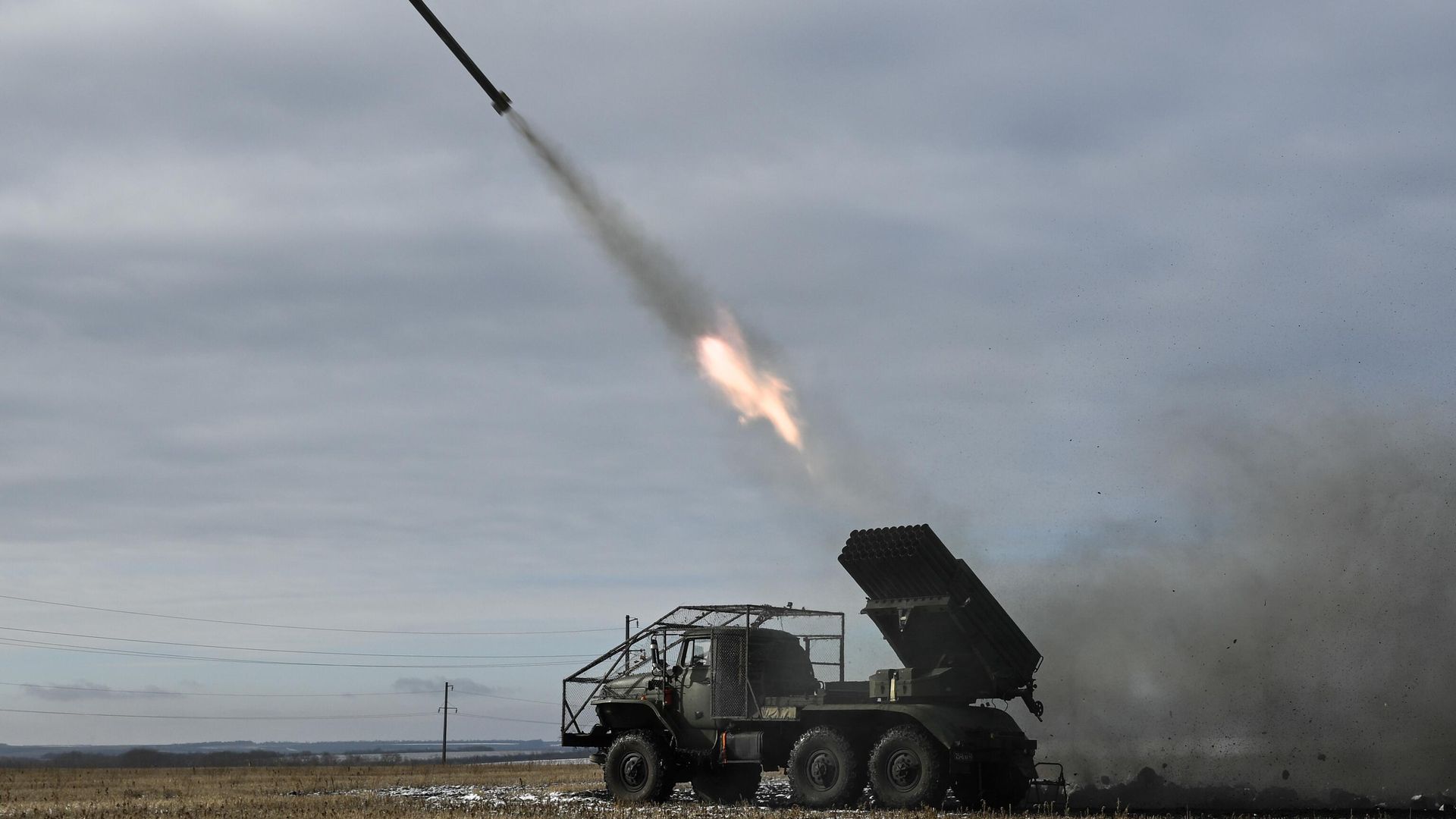 Боевая работа РСЗО БМ-21 Град Боевая работа РСЗО БМ-21 Град - РИА Новости, 1920, 26.11.2024
