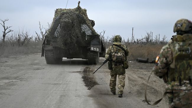 Российские военнослужащие Российские военнослужащие