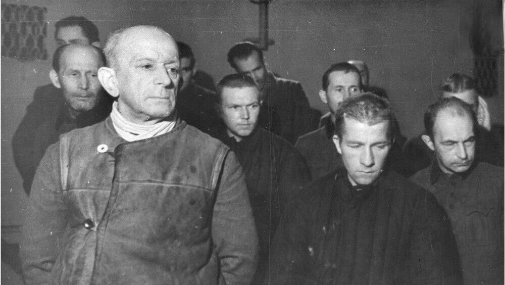 Эрвин Йенеке на скамье подсудимых. Ноябрь, 1947 г. Эрвин Йенеке на скамье подсудимых. Ноябрь, 1947 г. - РИА Новости, 1920, 22.11.2024