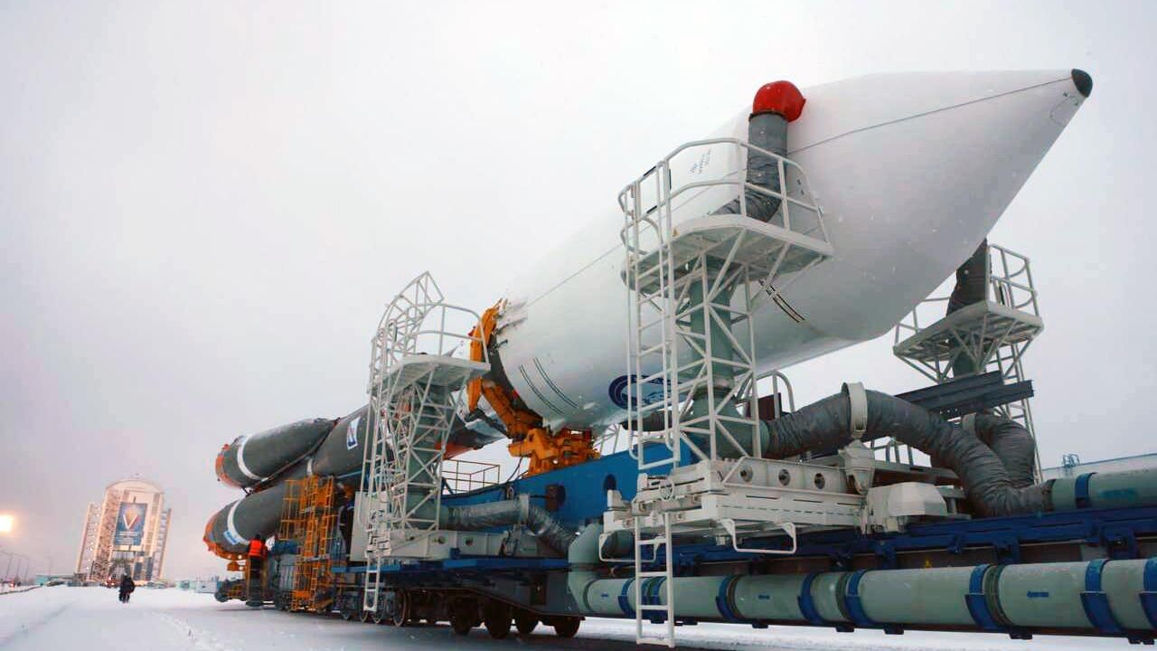 Ракету Союз-2.1а со вторым радиолокационным спутником Кондор-ФКА вывозят на стартовой комплекс космодрома Восточный Ракету Союз-2.1а со вторым радиолокационным спутником Кондор-ФКА вывозят на стартовой комплекс космодрома Восточный - РИА Новости, 1920, 27.11.2024
