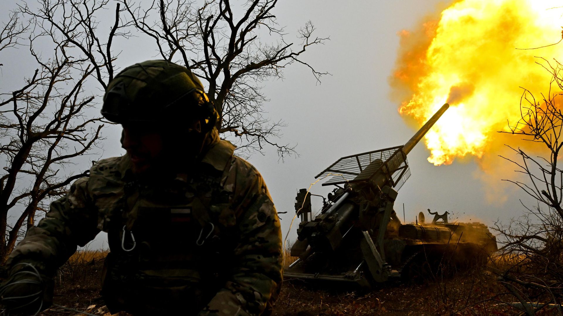 Боевая работа САУ 2С7М Малка в зоне СВО Боевая работа САУ 2С7М Малка в зоне СВО - РИА Новости, 1920, 27.12.2025