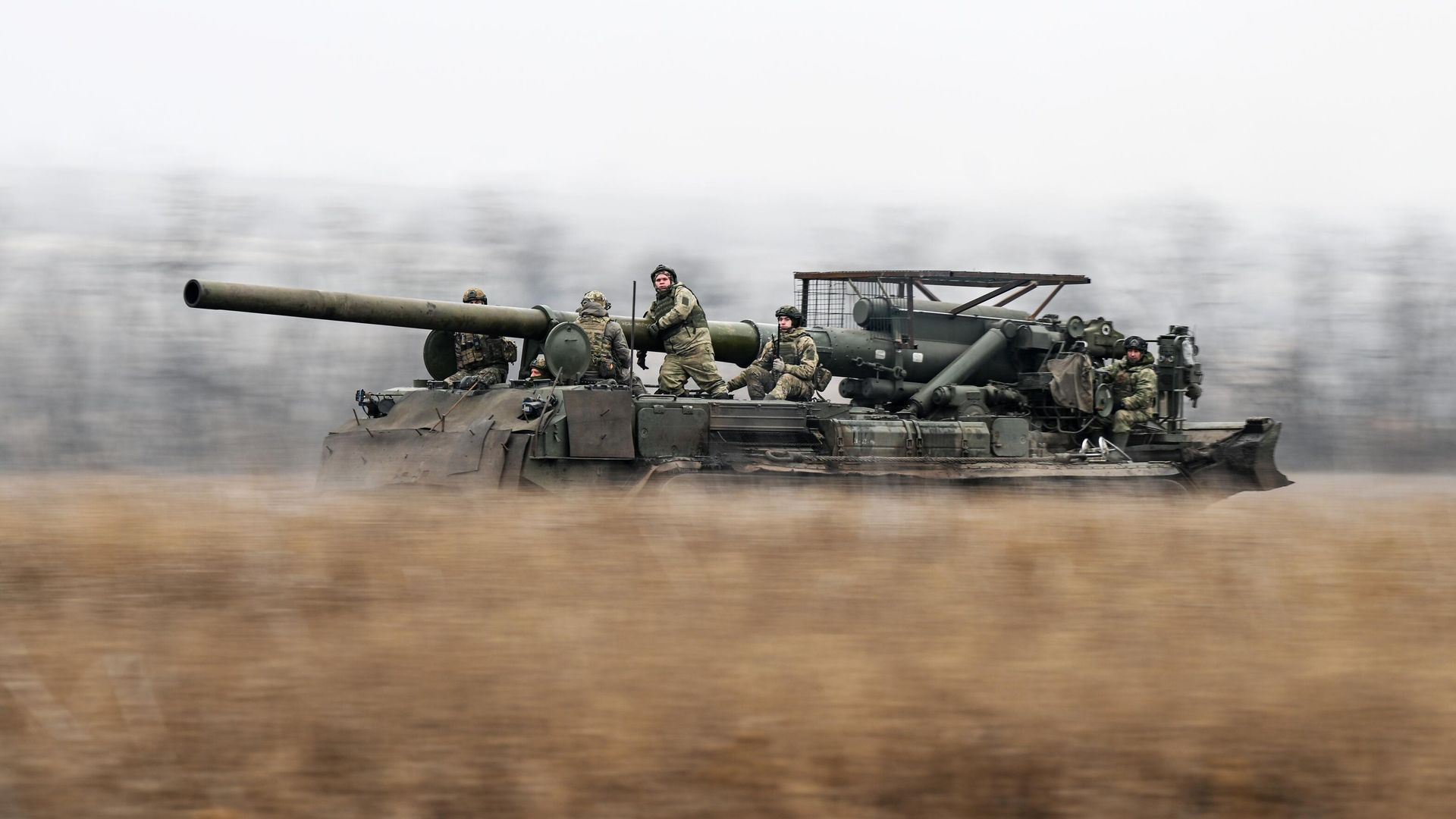 Военнослужащие расчета самоходной артиллерийской установки (САУ) 2С7М Малка в зоне СВО Военнослужащие расчета самоходной артиллерийской установки (САУ) 2С7М Малка в зоне СВО - РИА Новости, 1920, 10.12.2024