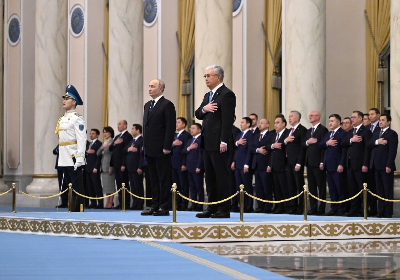 Президент РФ Владимир Путин и президент Казахстана Касым-Жомарт Токаев во время встречи в Астане Президент РФ Владимир Путин и президент Казахстана Касым-Жомарт Токаев во время встречи в Астане - РИА Новости, 1920, 27.11.2024