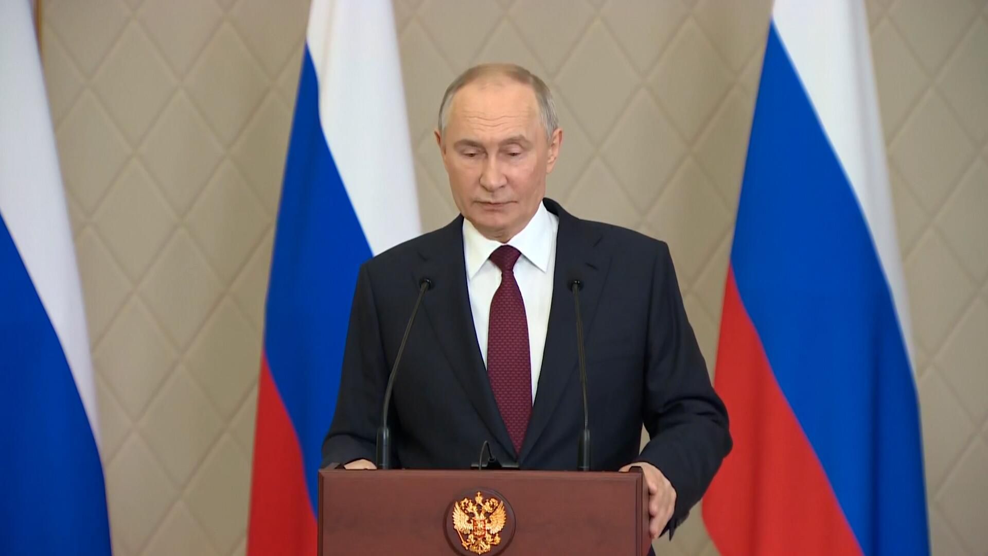 Путин рассказал о случае с Меркель и его собакой Кони Путин рассказал о случае с Меркель и его собакой Кони - РИА Новости, 1920, 28.11.2024