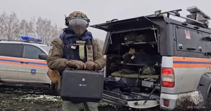 Пиротехники МЧС России уничтожили 300 суббоеприпасов М74 ракеты ATACMS в Курской области Пиротехники МЧС России уничтожили 300 суббоеприпасов М74 ракеты ATACMS в Курской области - РИА Новости, 1920, 23.12.2024