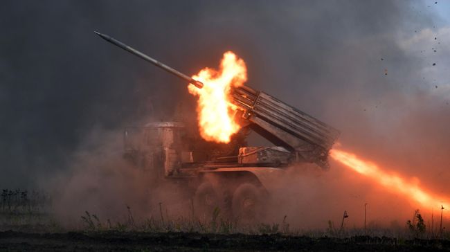 Боевая стрельба из реактивной системы залпового огня