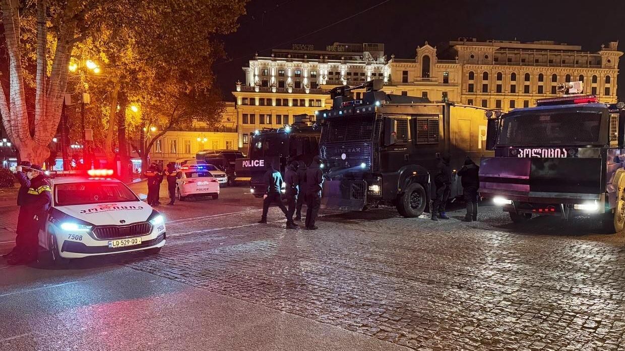 Сотрудники полиции на акции протеста оппозиции в Тбилиси Сотрудники полиции на акции протеста оппозиции в Тбилиси - РИА Новости, 1920, 03.12.2024