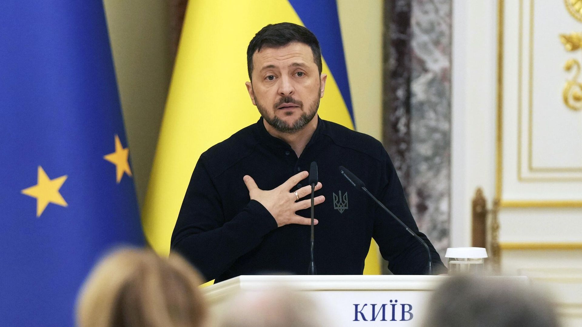 Владимир Зеленский во время пресс-конференции в Киеве Владимир Зеленский во время пресс-конференции в Киеве - РИА Новости, 1920, 21.12.2024