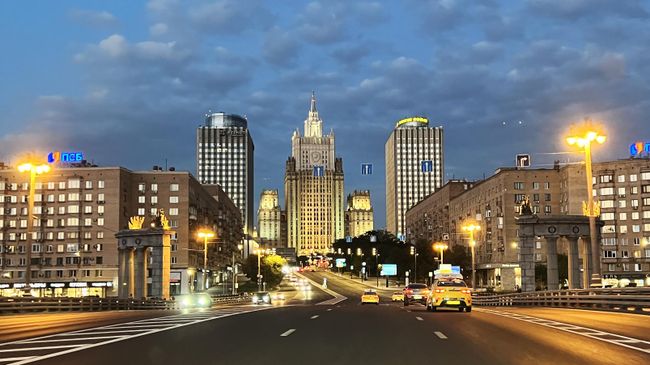 Здание Министерства иностранных дел РФ в Москве