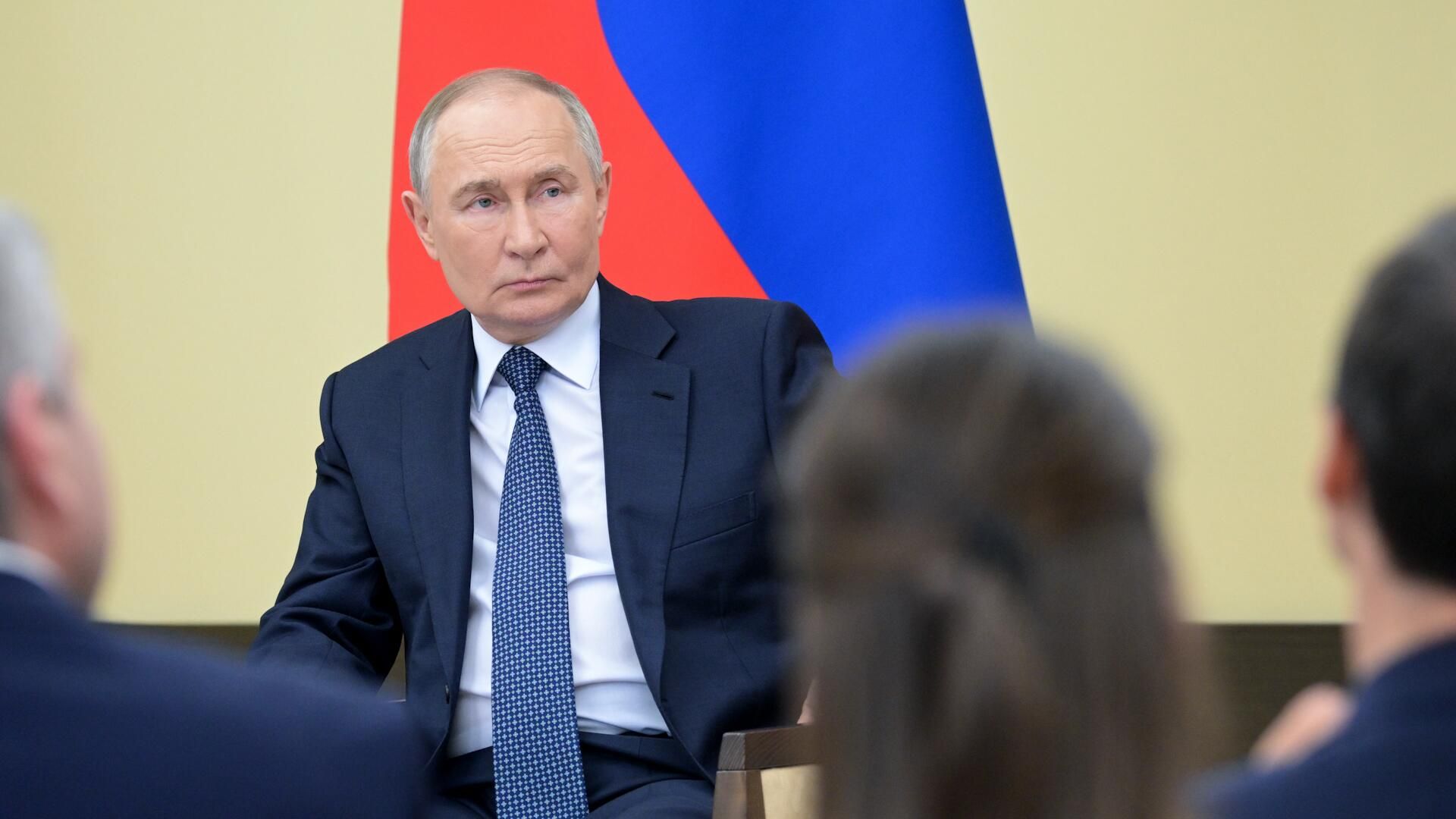 Путин о зарплатах педагогов Путин о зарплатах педагогов - РИА Новости, 1920, 02.12.2024