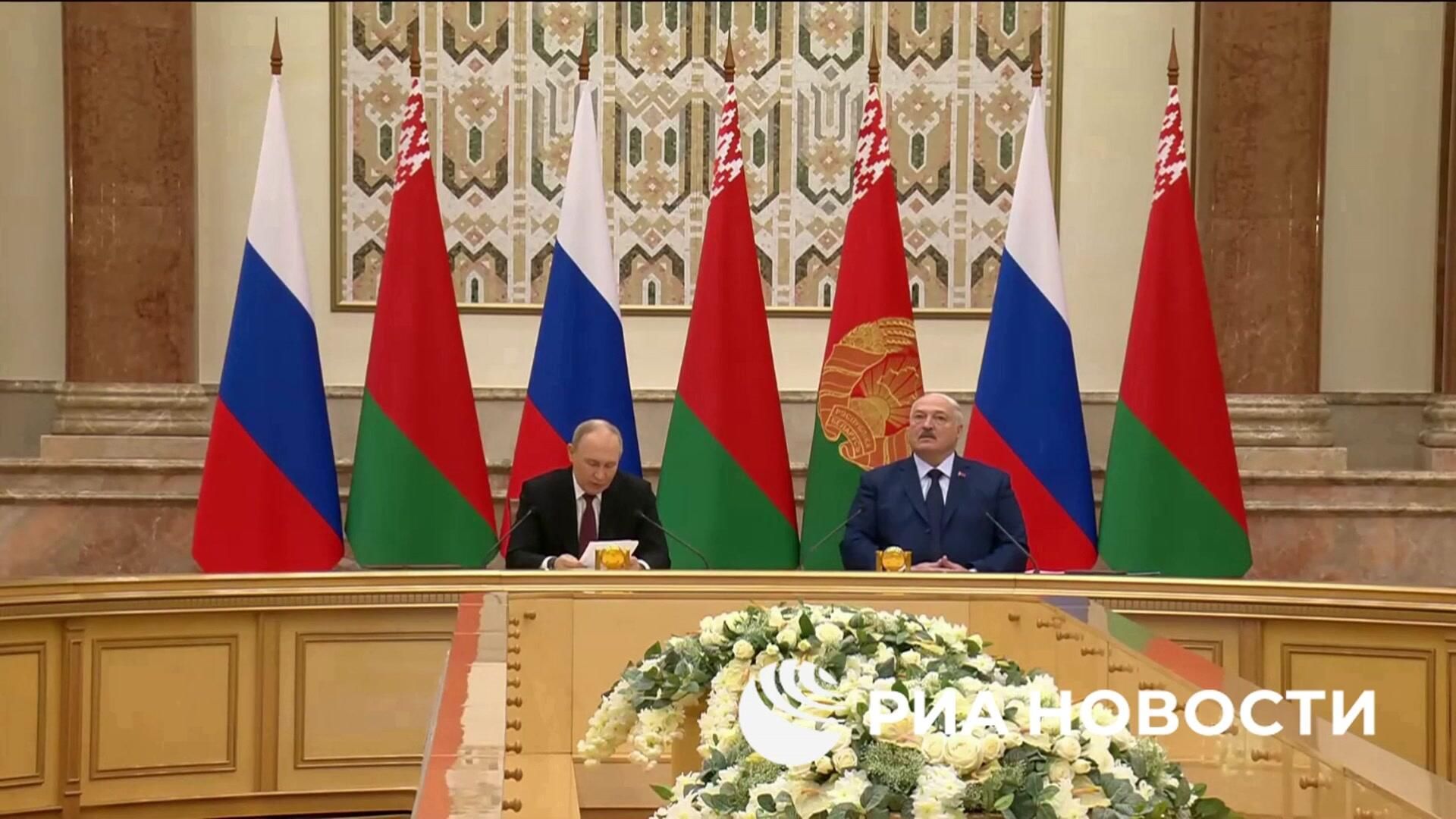 Путин о российском тактическом ядерном оружии, расположенном на территории Белоруссии Путин о российском тактическом ядерном оружии, расположенном на территории Белоруссии - РИА Новости, 1920, 06.12.2024