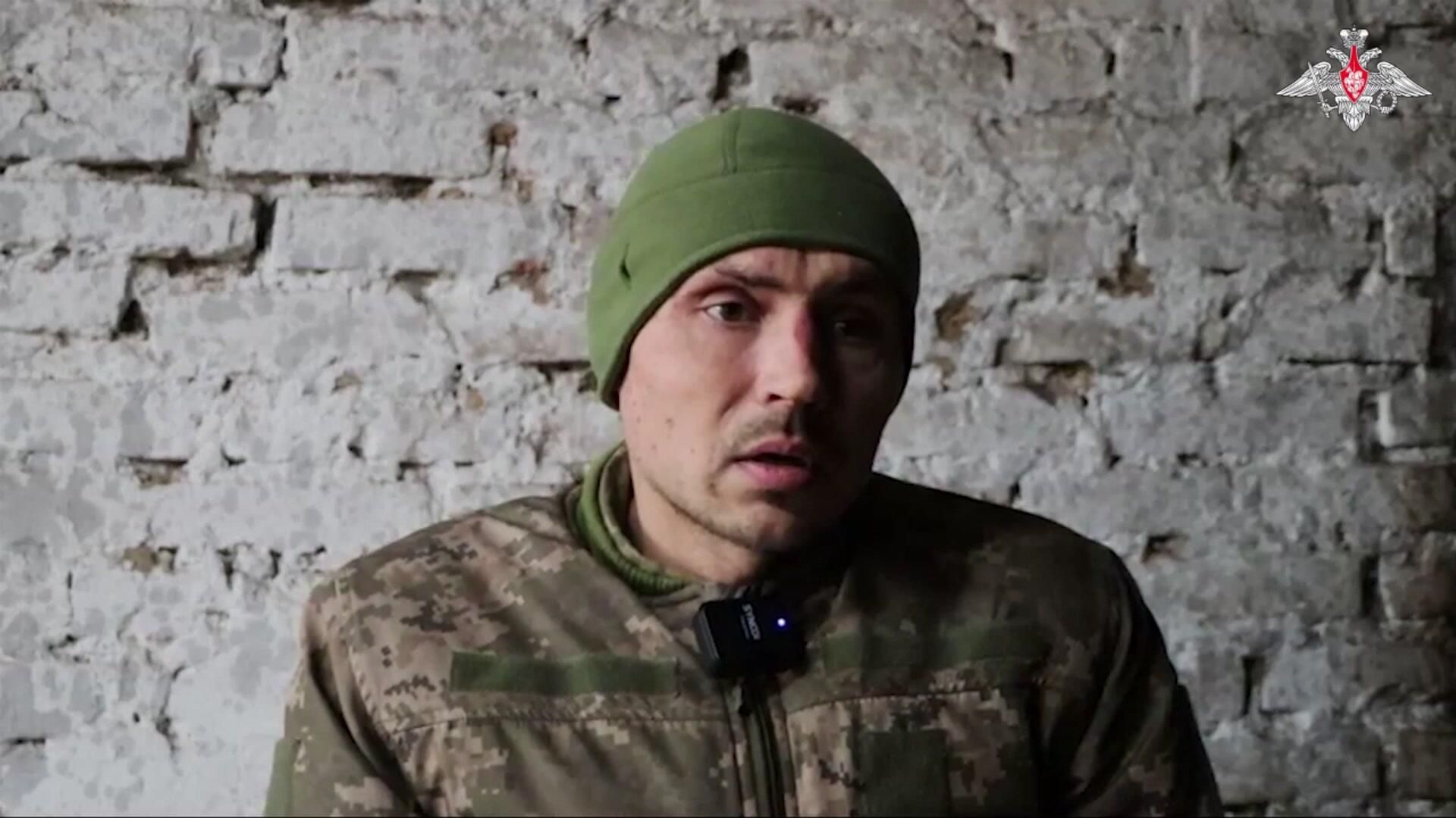 Пленный рассказывает, как ВСУ ударили FPV-дронами по сдавшимся сослуживцам Пленный рассказывает, как ВСУ ударили FPV-дронами по сдавшимся сослуживцам - РИА Новости, 1920, 07.12.2024
