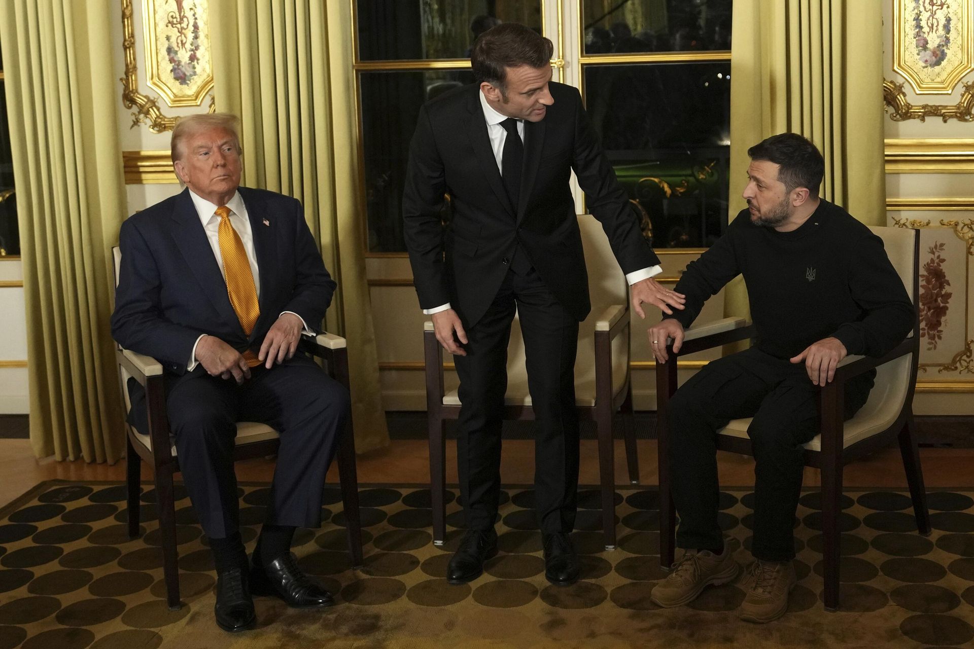 Дональд Трамп, Эммануэль Макрон и Владимир Зеленский во время встречи в Париже, Франция Дональд Трамп, Эммануэль Макрон и Владимир Зеленский во время встречи в Париже, Франция - РИА Новости, 1920, 11.12.2024