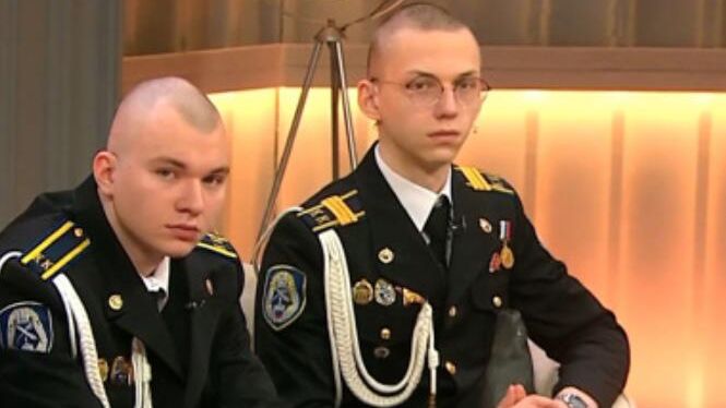 Тимур Гуреев и Андрй Горбунов. Кадр видео ток-шоу Наши на России 1 Тимур Гуреев и Андрй Горбунов. Кадр видео ток-шоу Наши на России 1 - РИА Новости, 1920, 08.12.2024