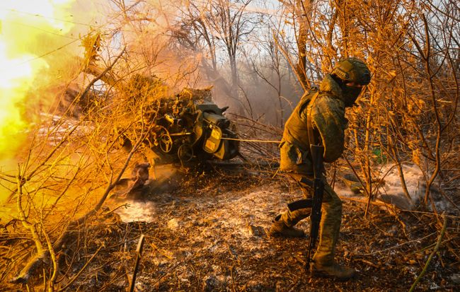Боевая работа расчета гаубицы Д-30 в зоне СВО
